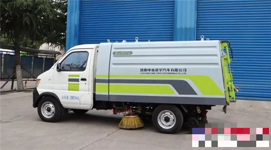 掃路車(chē) 掃路車(chē)