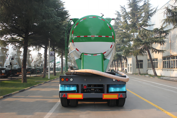 粉罐半掛車(chē) 粉罐半掛車(chē)