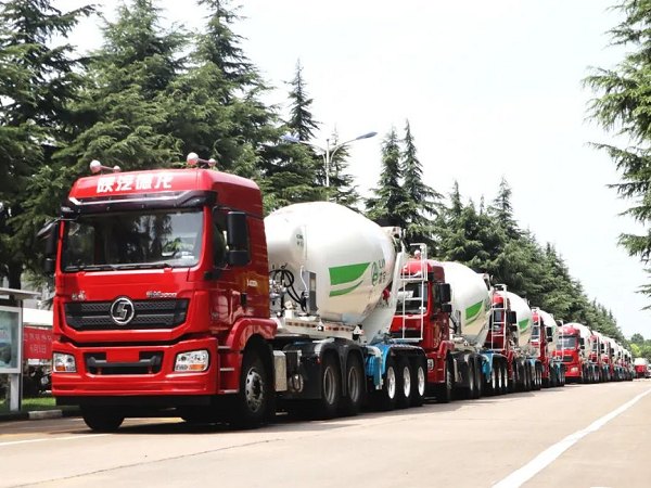 凌宇老客戶試水半掛攪拌車，10臺(tái)批量交付開華東先河！