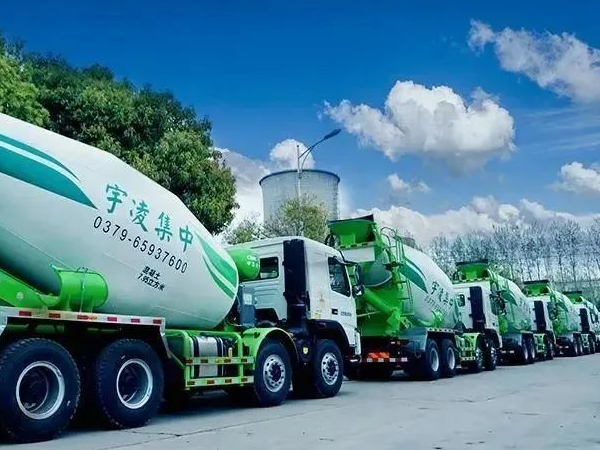 8年老客戶再提車，10臺攪拌車批量交付，客戶：選凌宇我放心！