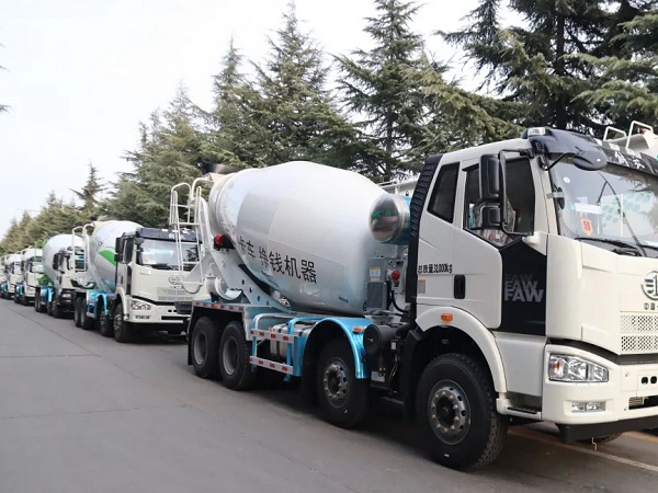 陽(yáng)春三月下華南，老客戶一次性訂購(gòu)凌宇汽車120臺(tái)！