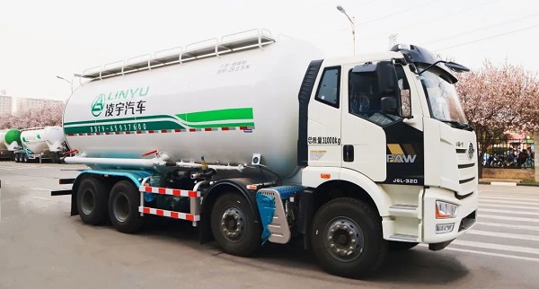 凌宇干混砂漿車的特點(diǎn)都有什么？