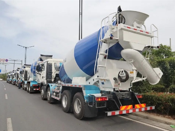 夏日炎炎，凌宇超甜！60臺(tái)“藍(lán)胖子”奔赴華南